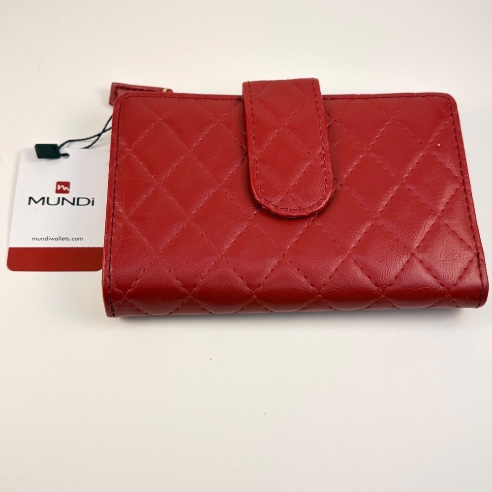 Women's Mundi Frankie Indexer Red Quilted Bifold Wallet New With Tags